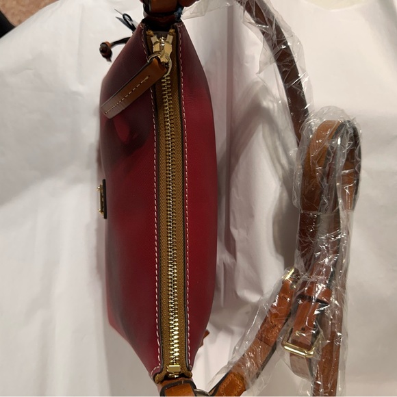 NWT Dooney & Bourke Hobo Crossbody. - Picture 4 of 10